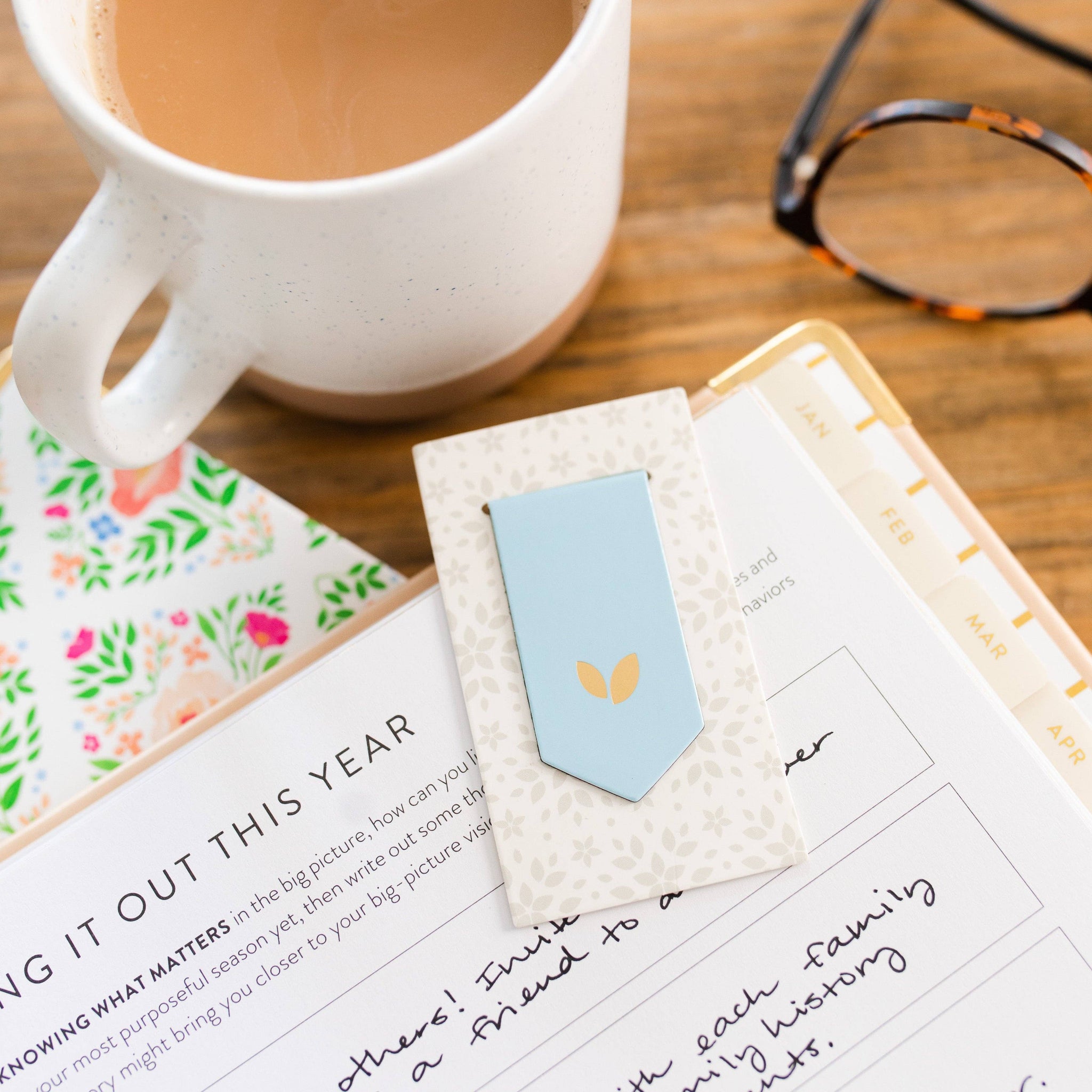 MAGNETIC PAGE MARKER IN LIGHT BLUE-PLANNER ACCESSORY-MODE-Couture-Boutique-Womens-Clothing