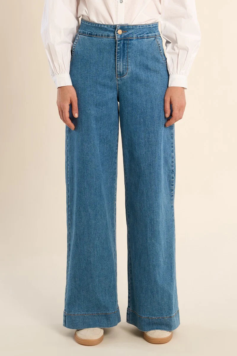EVERYDAY EASE WIDE LEG DENIM IN LIGHT BLUE-Jeans-MODE-Couture-Boutique-Womens-Clothing