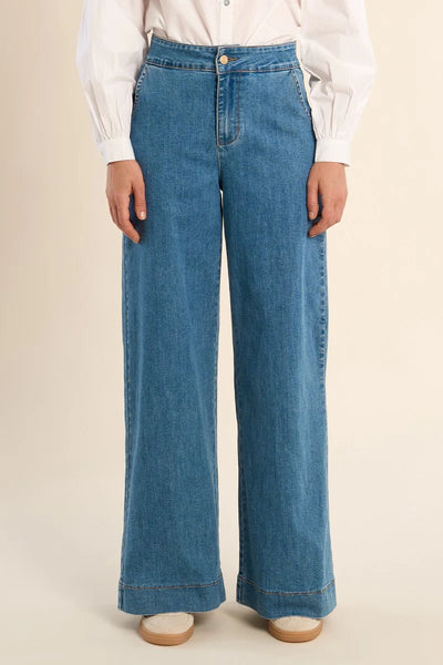 EVERYDAY EASE WIDE LEG DENIM IN LIGHT BLUE-Jeans-MODE-Couture-Boutique-Womens-Clothing