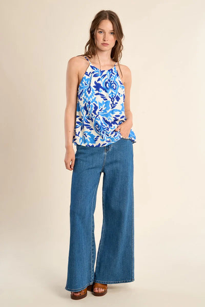 VINO VIBES HALTER FLORAL TOP IN BLUE