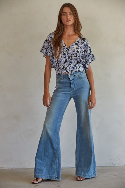 BETSY FLORAL RUCHED TOP IN BLUE-Tops-MODE-Couture-Boutique-Womens-Clothing