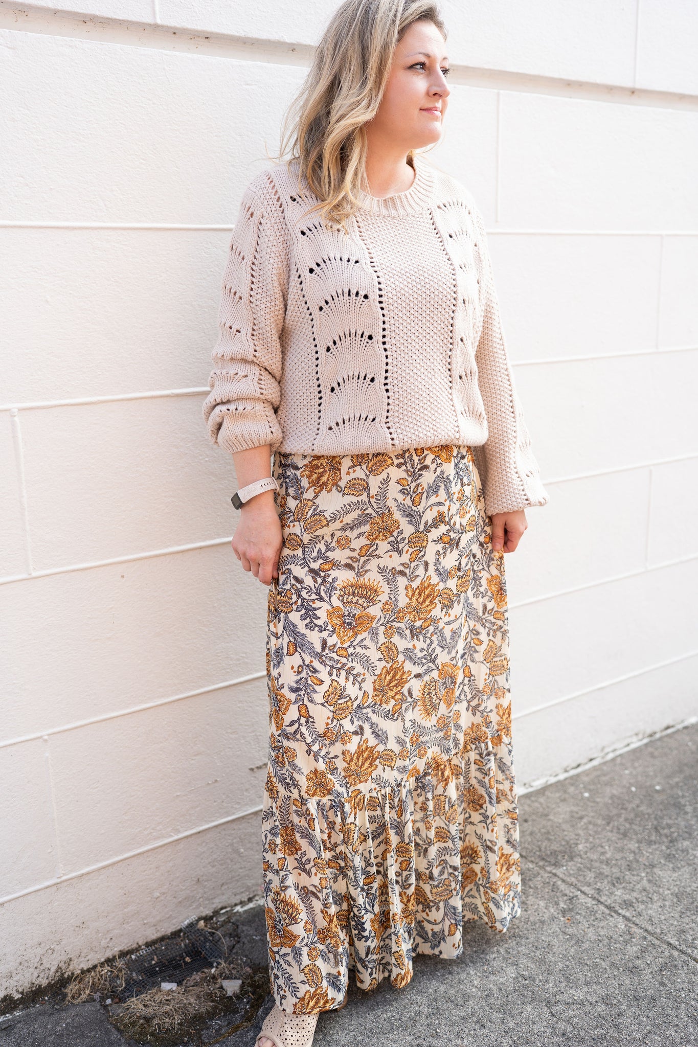 COASTAL CROCHET SCALLOP SWEATER IN OATMEAL-Sweaters-MODE-Couture-Boutique-Womens-Clothing