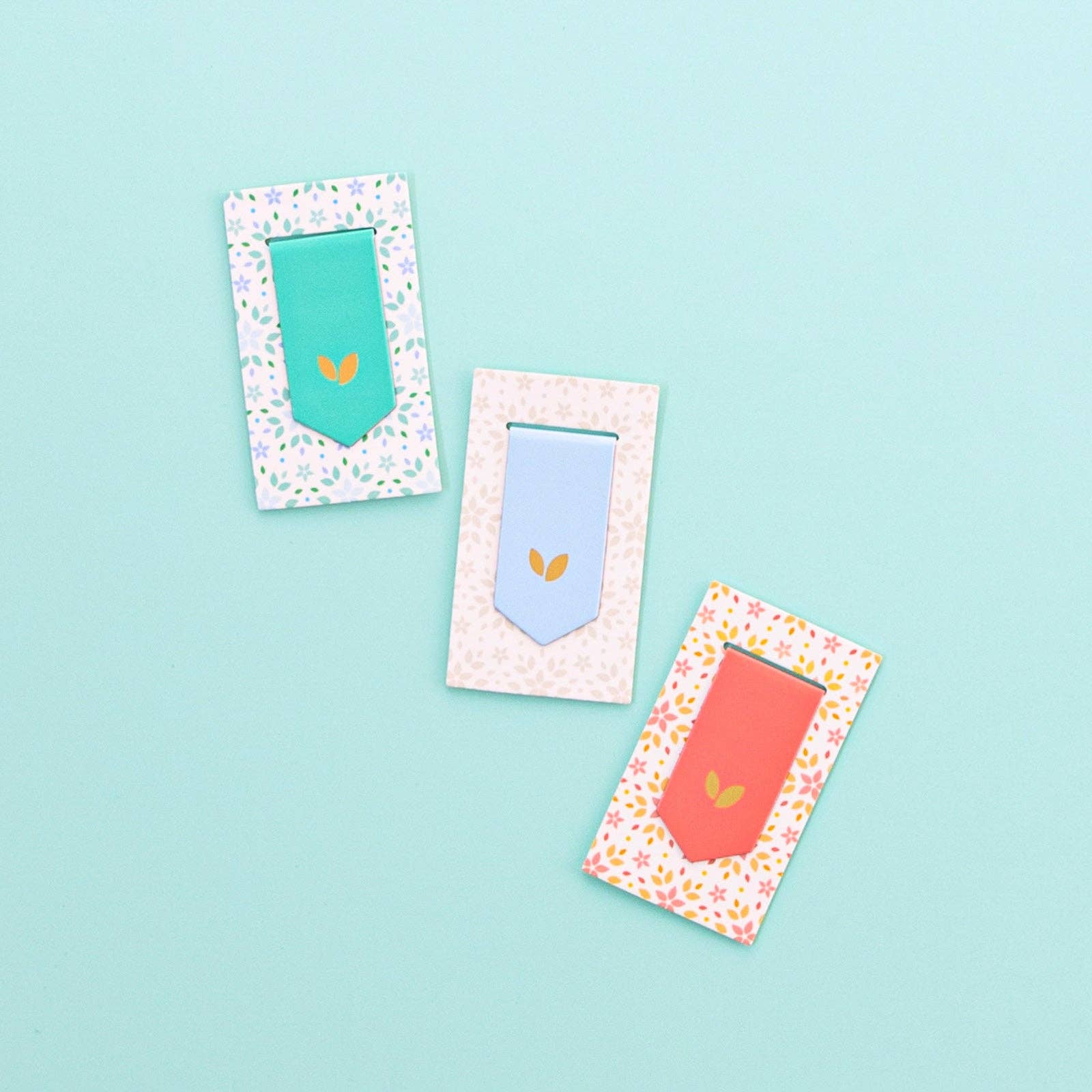 MAGNETIC PAGE MARKER IN LIGHT BLUE-PLANNER ACCESSORY-MODE-Couture-Boutique-Womens-Clothing