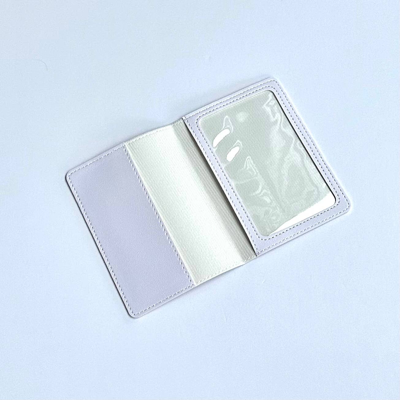 VEGAN LEATHER TRAVEL PASSPORT COVER CASE IN WHITE-MODE-Couture-Boutique-Womens-Clothing