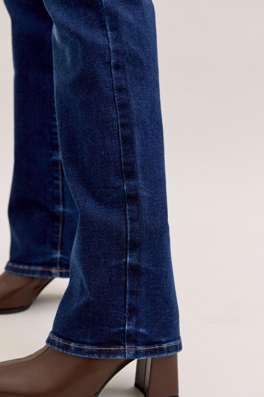 MID RISE STRAIGHT JEAN IN DARK DENIM