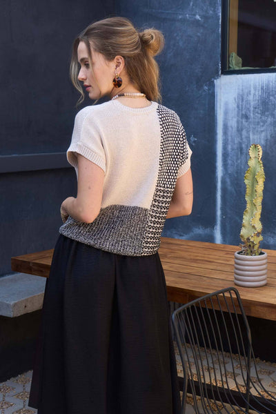 COLORBLOCK SHORT SLEEVE SWEATER TOP IN BLACK MULTI-KNIT TOP-MODE-Couture-Boutique-Womens-Clothing