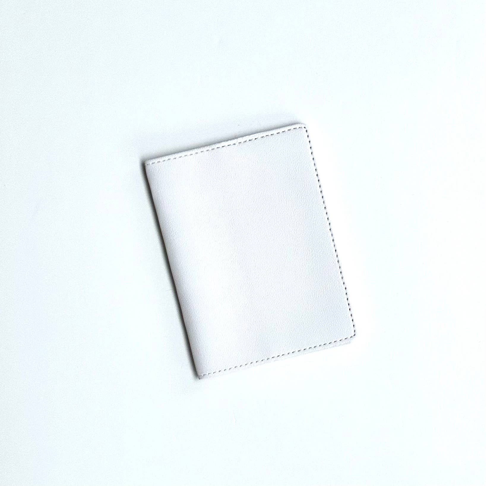 VEGAN LEATHER TRAVEL PASSPORT COVER CASE IN WHITE-MODE-Couture-Boutique-Womens-Clothing