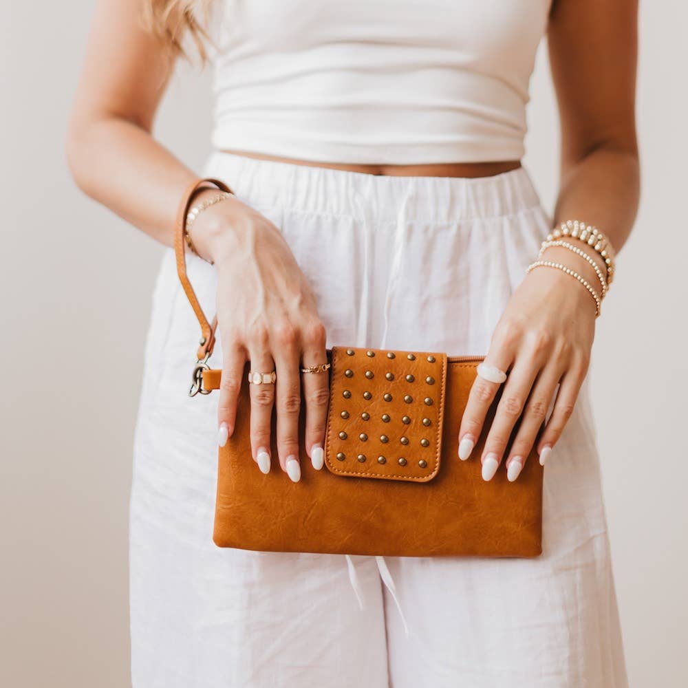 RIVIERA MAYA RIVET CLUTCH IN BROWN-MODE-Couture-Boutique-Womens-Clothing